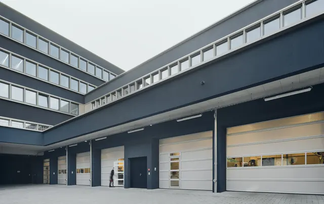 Landespolizei Passau – Fassadenschiebetore von Hild-Moser